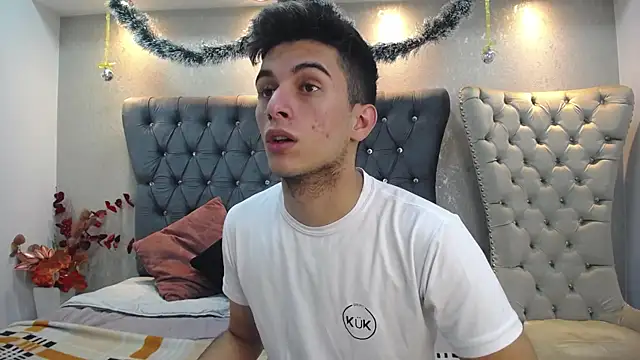 Snapshot of MrWilliseo chatting on 12/20/24, 07:50 MrWilliseo online show from 12/20/24, 07:50