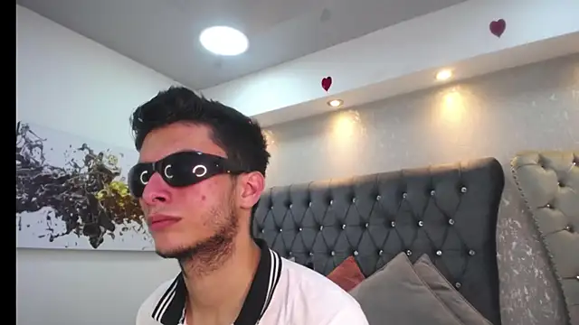 Snapshot of MrWilliseo chatting on 03/21/25, 07:13 MrWilliseo online show from 03/21/25, 07:13