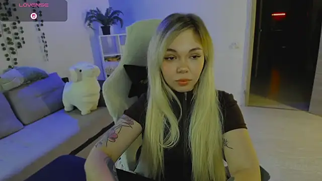 whoa-hoa-hoa-hoa-hoa online show from 12/16/25, 02:22