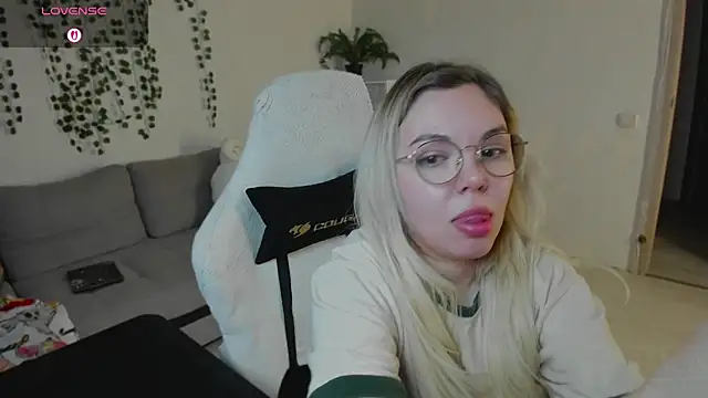 whoa-hoa-hoa-hoa-hoa online show from 01/14/26, 08:03