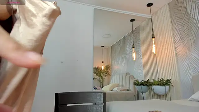 Snapshot of RousseAngel chatting on 01/09/25, 11:02 RousseAngel online show from 01/09/25, 11:02