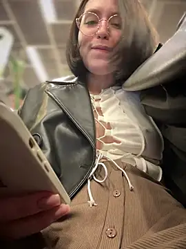 meow girl online show from 01/08/25, 03:17