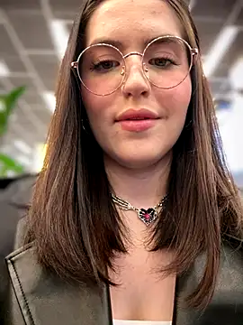 meow girl online show from 10/20/25, 10:38