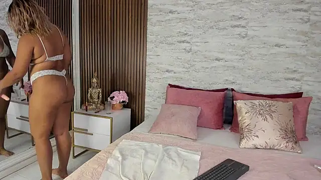 MadisonHunter2024 online show from 02/01/25, 10:44