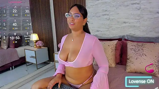 MadisonHunter2024 online show from 11/07/25, 08:09