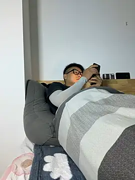 lixiaoshuai8 online show from 03/09/25, 02:21