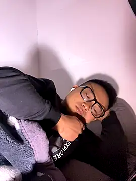 lixiaoshuai8 online show from 11/21/25, 04:55