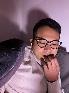 lixiaoshuai8 online show from 01/12/26, 07:57