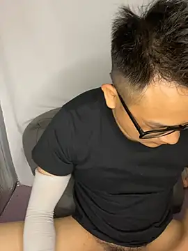 lixiaoshuai8 online show from 04/02/26, 07:50