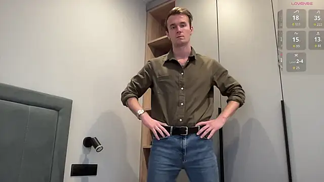 cute mark online show from 10/04/25, 03:10