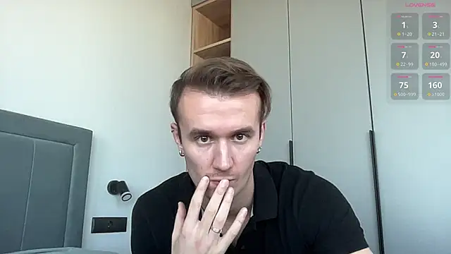 cute mark online show from 10/08/25, 08:23