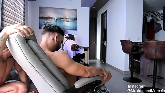 Maximo Marcelo online show from 03/14/25, 03:14