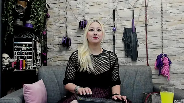 CruelMistress online show from 10/20/25, 09:48