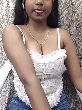 Snapshot of Ishaani_0 chatting on 03/20/25, 10:32 Ishaani 0 online show from 03/20/25, 10:32