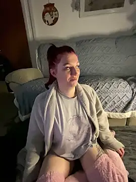 Snapshot of Stoner_BarbieXX chatting on 12/12/24, 10:31 Stoner BarbieXX online show from 12/12/24, 10:31