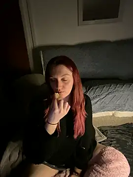 Snapshot of Stoner_BarbieXX chatting on 01/25/25, 10:50 Stoner BarbieXX online show from 01/25/25, 10:50