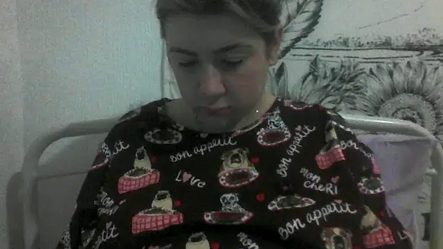 Snapshot of CamilaCherryX chatting on 11/14/25, 09:13 CamilaCherryX online show from 11/14/25, 09:13