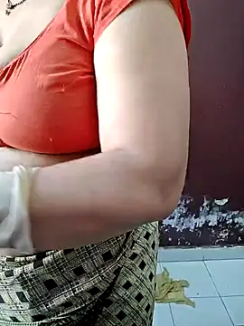 milf-kaira online show from 12/31/24, 03:01