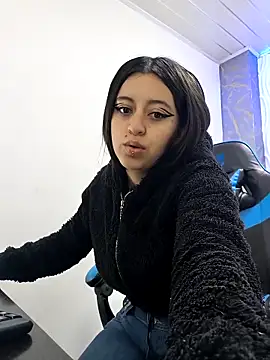 zoe connor19 online show from 09/28/25, 12:21