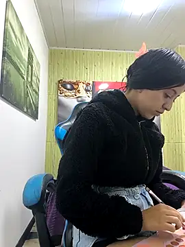 zoe connor19 online show from 10/15/25, 07:58