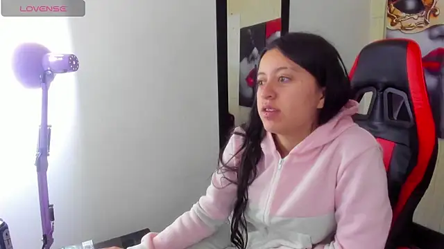 zoe connor19 online show from 12/03/25, 07:45