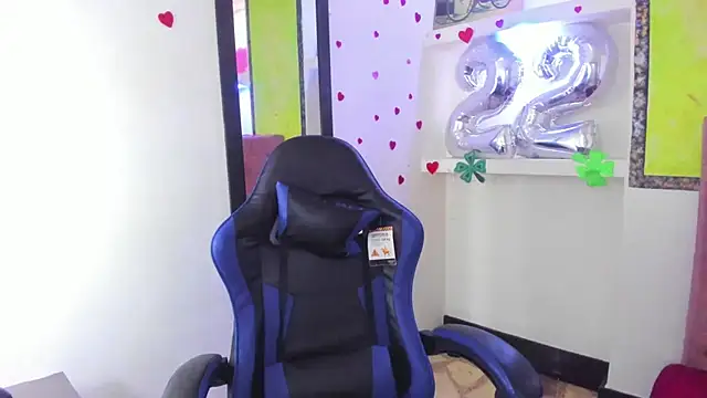 zoe connor19 online show from 04/14/26, 08:26