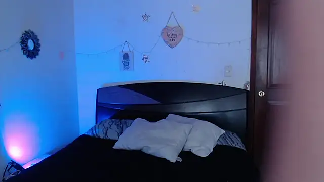 anhiahoney02 online show from 02/03/25, 07:00