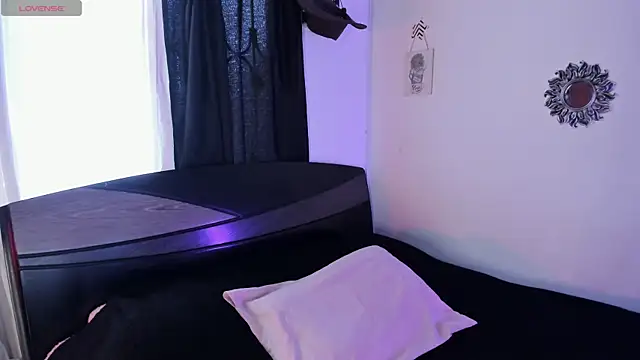 anhiahoney02 online show from 10/12/25, 02:38