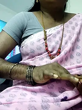 Snapshot of Tamilrojanew chatting on 06/01/26, 07:10 Tamilrojanew online show from 06/01/26, 07:10
