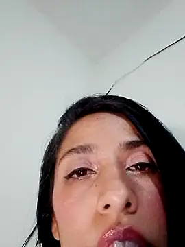 chloewildd  online show from 12/30/24, 04:09