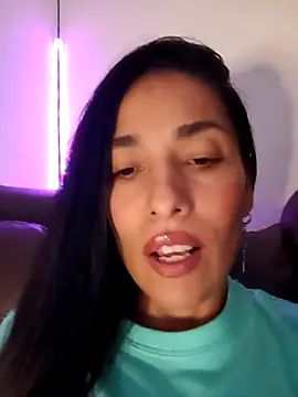 chloewildd  online show from 10/05/25, 09:56