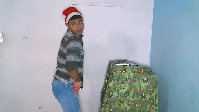 Snapshot of beautiful_james chatting on 12/07/24, 02:20 beautiful james online show from 12/07/24, 02:20