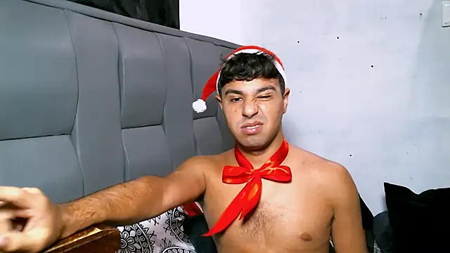 Snapshot of beautiful_james chatting on 12/14/24, 04:42 beautiful james online show from 12/14/24, 04:42