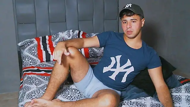 Snapshot of beautiful_james chatting on 02/01/25, 12:40 beautiful james online show from 02/01/25, 12:40