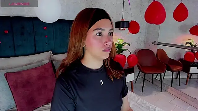 Snapshot of AdeleAndersonn chatting on 02/18/26, 07:54 AdeleAndersonn online show from 02/18/26, 07:54