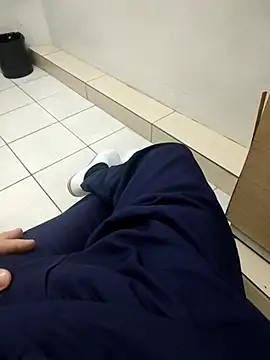 gatmoreno1 online show from 09/24/25, 04:32