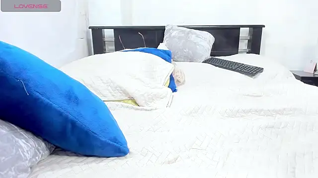 Natalystevens online show from 02/09/25, 10:21