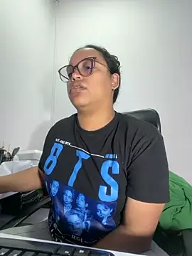 angela angels  online show from 11/14/25, 05:50