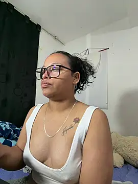 Snapshot of angela_angels_ chatting on 07/06/26, 01:02 angela angels online show from 07/06/26, 01:02
