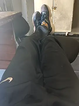 Snapshot of Juliano69xv chatting on 11/19/25, 06:08 Juliano69xv online show from 11/19/25, 06:08