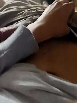 Snapshot of Juliano69xv chatting on 12/17/25, 03:29 Juliano69xv online show from 12/17/25, 03:29