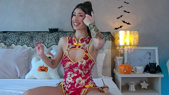 OhhAisha online show from 10/31/25, 09:21