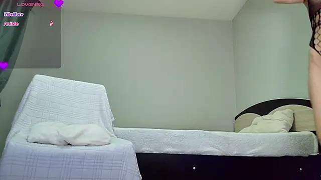 kyliejo18 online show from 01/17/25, 03:34