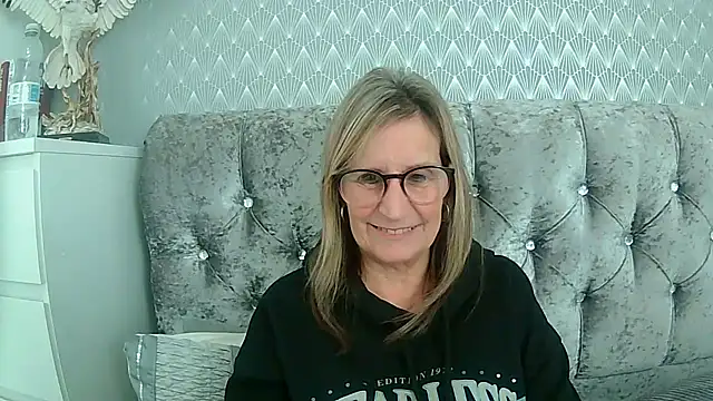 Additive Mature Linda online show from 10/06/25, 03:20