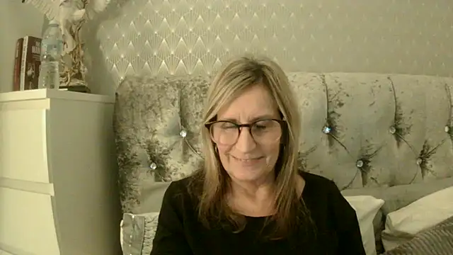 Additive Mature Linda online show from 10/23/25, 06:06