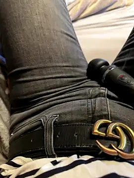 Ana-05 online show from 10/27/25, 03:38