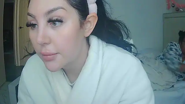 vanilla chocolate23 online show from 12/04/25, 10:02