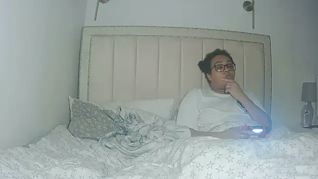 vanilla chocolate23 online show from 02/21/26, 10:22