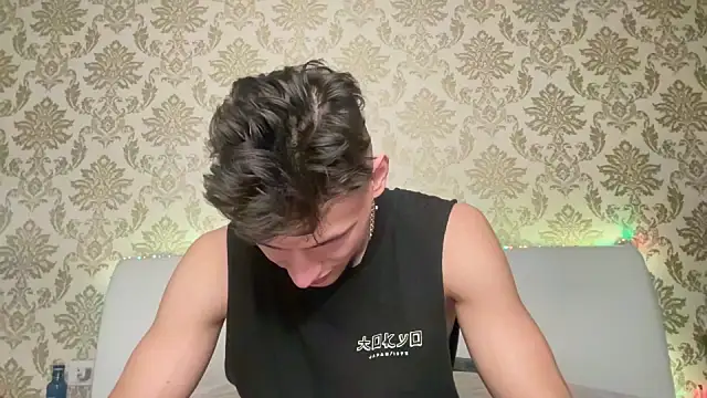 denlover1 online show from 02/11/25, 07:48