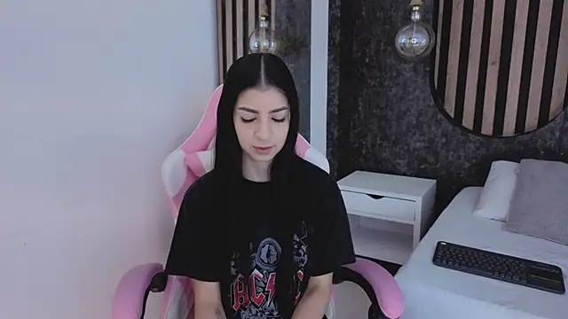 miss10 antonella online show from 11/21/25, 11:53